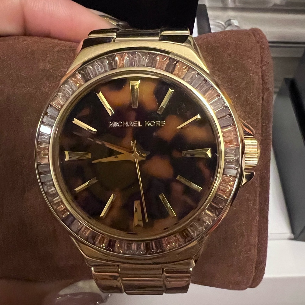 Michael Kors Watch. Brand new never worn, in box with pillow